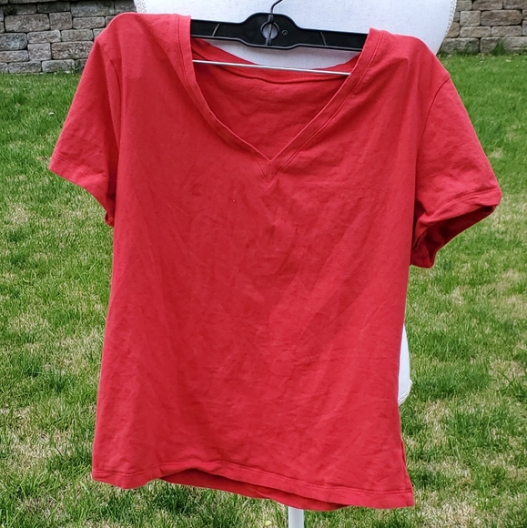Tops - 🌟 3 for $15 Deal! 🌟Red t-shirt M 8-10